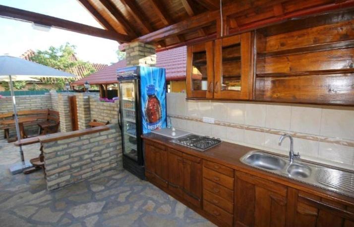 Guest House Vila Alexandar Palić Quarto foto